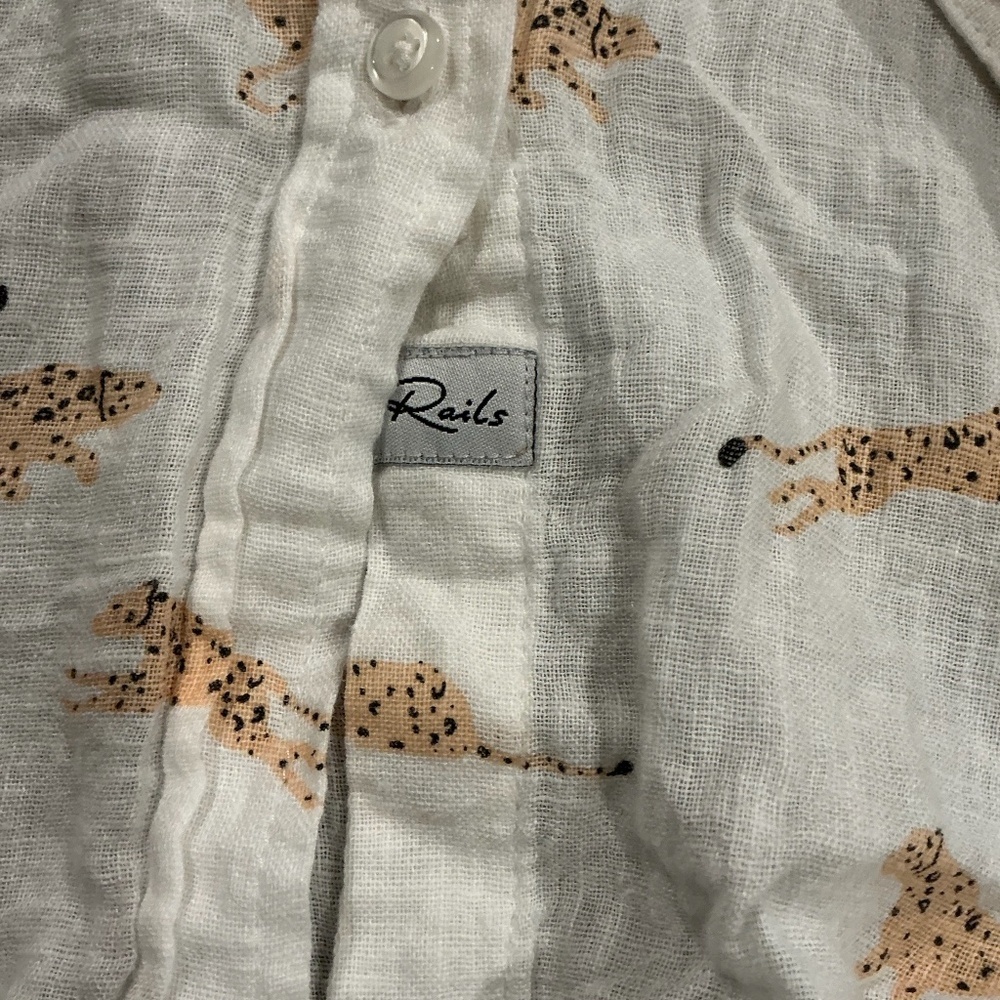 Rails White Linen Button Down Shirt Cheetah Print Size Medium Lightweight Blouse - Picture 5 of 7